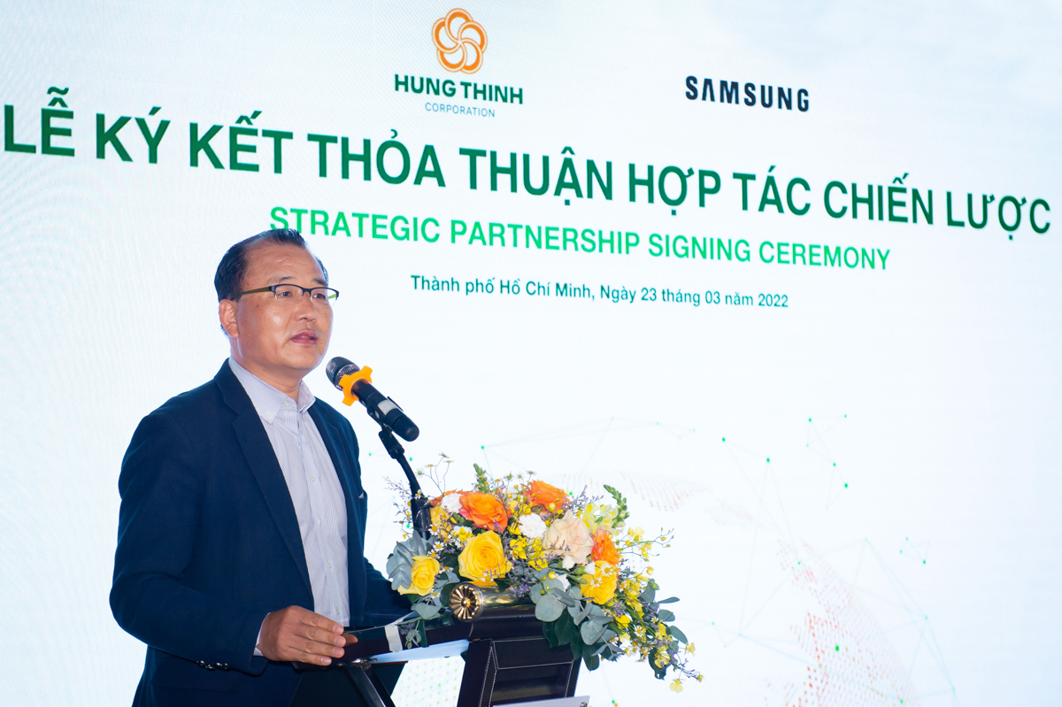 Tập đoàn Hưng Thịnh ký kết hợp tác chiến lược với Samsung Vina