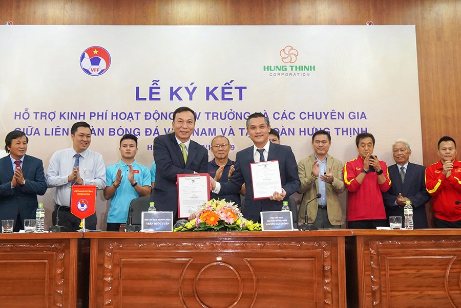 Tập đoàn Hưng Thịnh và Chủ tịch Nguyễn Đình Trung vinh dự nhận bằng khen vì có nhiều đóng góp cho thể thao nước nhà