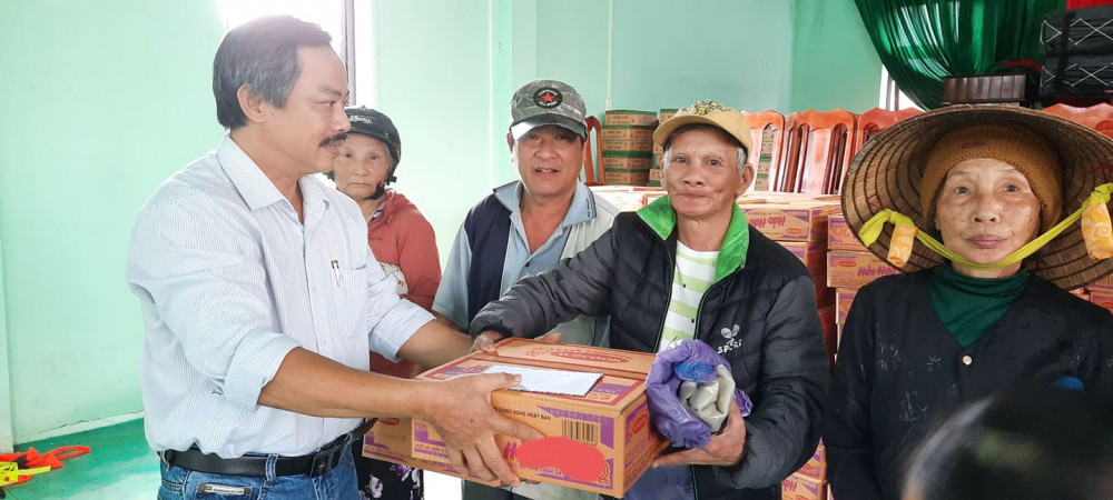 'Hết lần này đến lần khác, vừa dọn lũ xong thì đã nghe đài báo bão'